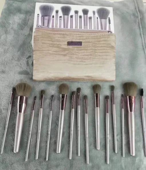 1921651 Miss Rose Lavish Glow Brush Set