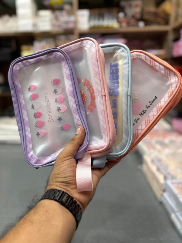 1d1d9ac1-d516-4495-83a3-90f702c9ff29-scaled Chic Glow Medium Cosmetic Pouch